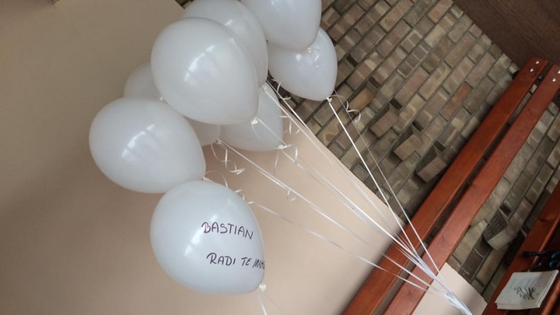 Beli baloni za otroke
