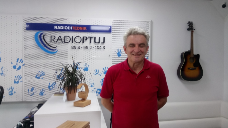 Šef redarjev Robert Brkič rad tudi vrtnari