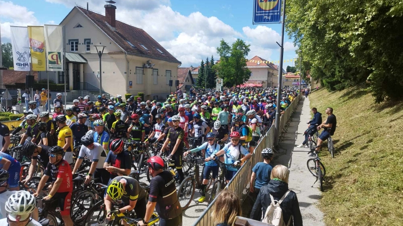 Poli maraton znova navdušil