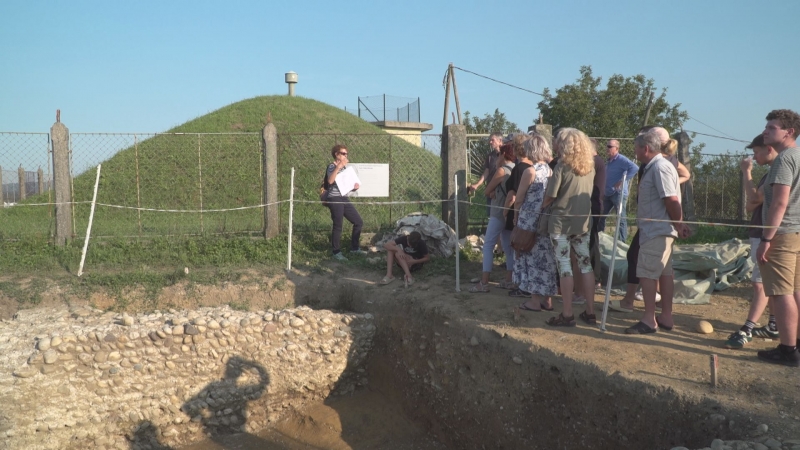 Na ptujski panorami arheologi odkrili obrambni zid in svetišče 