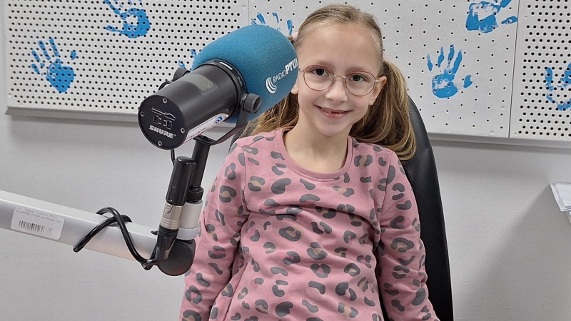Teja je ustvarjalka, ki rada peče palačinke.