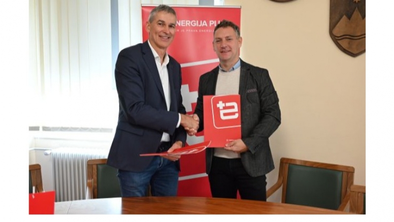 Energija plus podpisala pogodbo za postavitev skoraj 1 MW sončnih elektrarn