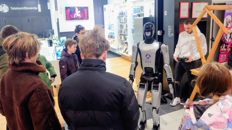 Prihodnost so (tudi) roboti 